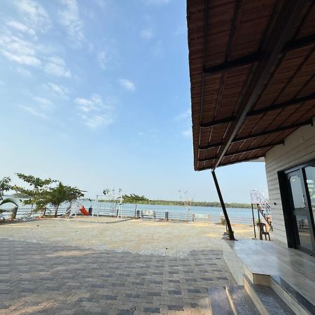 The Glasswater By The Backwater Homestay Kalyānpur Exterior photo