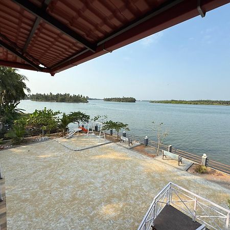 The Glasswater By The Backwater Homestay Kalyānpur Exterior photo