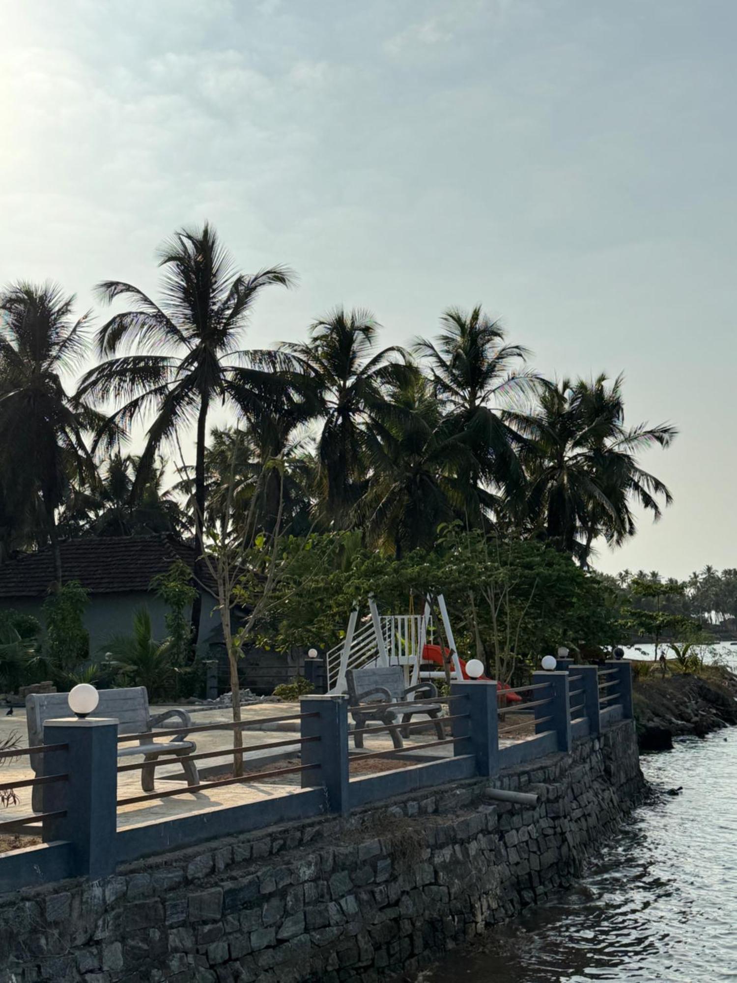 The Glasswater By The Backwater Homestay Kalyānpur Exterior photo