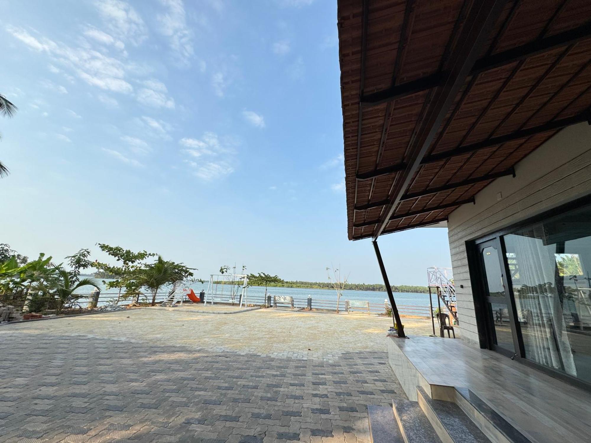The Glasswater By The Backwater Homestay Kalyānpur Exterior photo