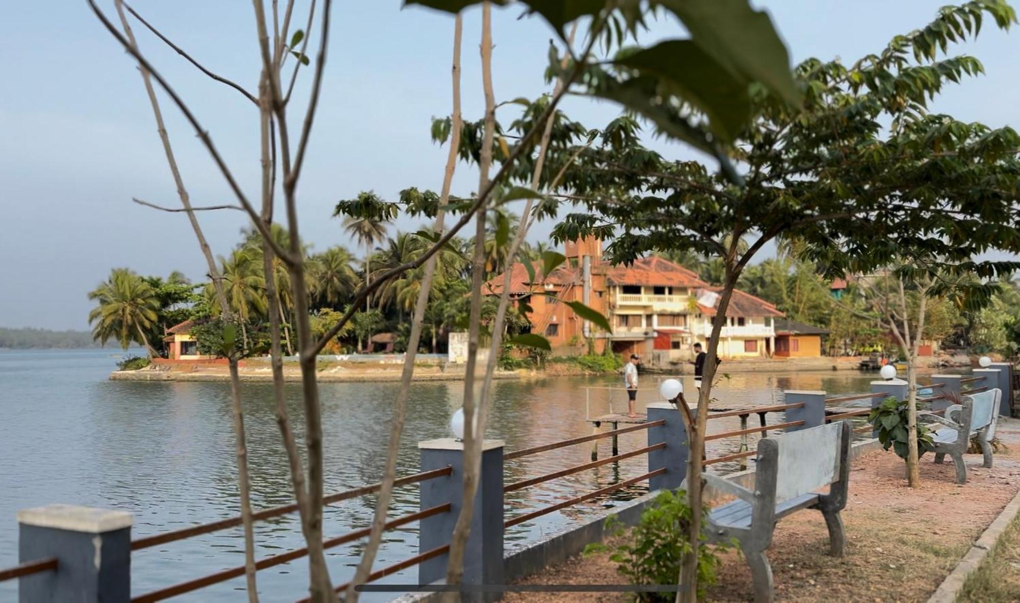 The Glasswater By The Backwater Homestay Kalyānpur Exterior photo