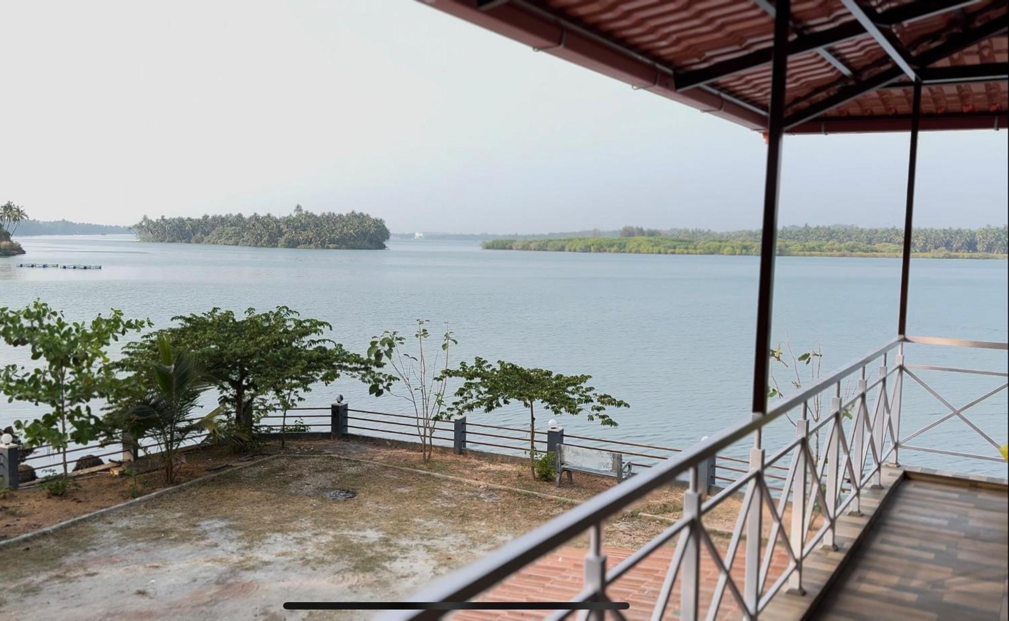 The Glasswater By The Backwater Homestay Kalyānpur Exterior photo