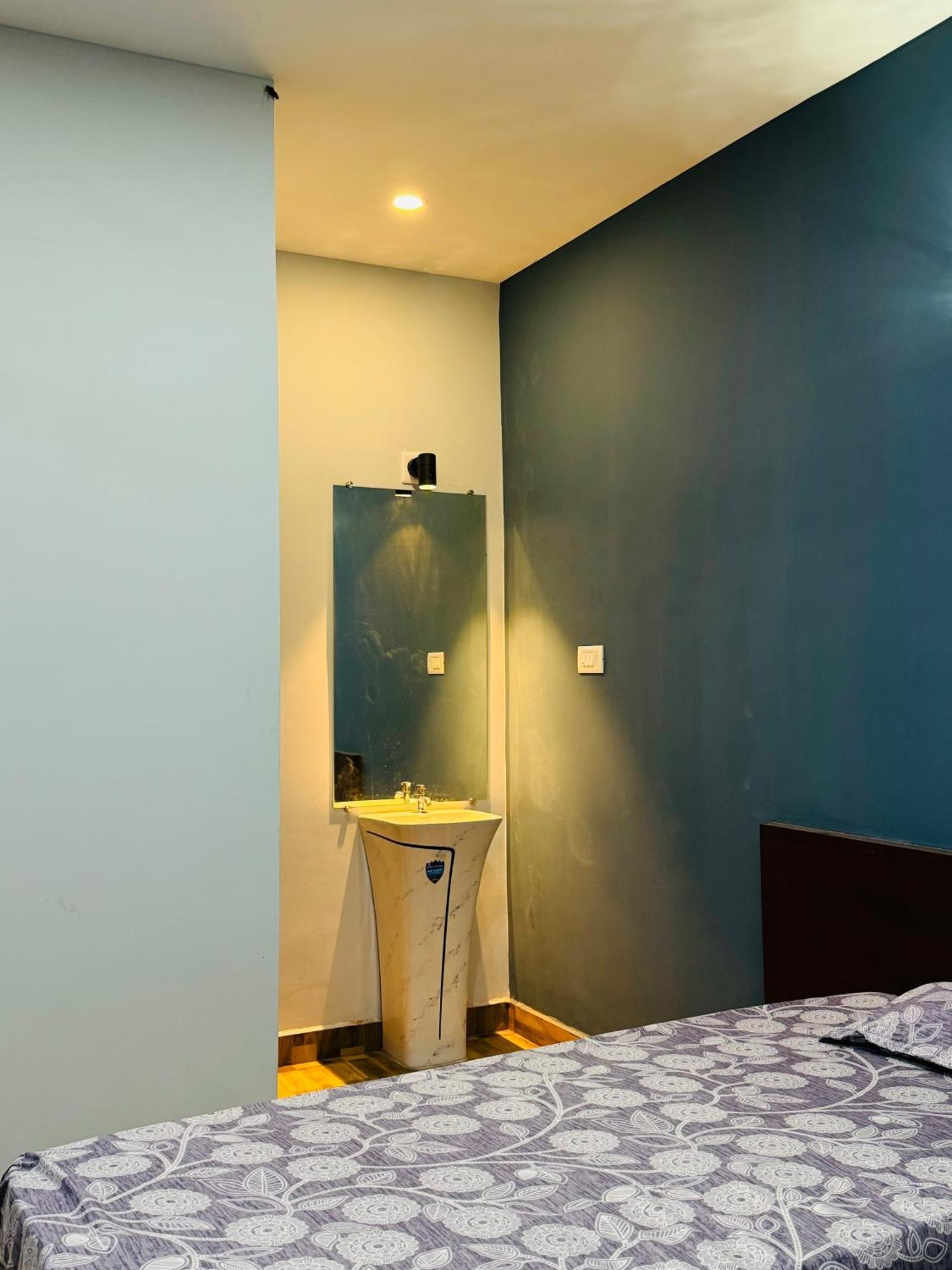The Glasswater By The Backwater Homestay Kalyānpur Exterior photo