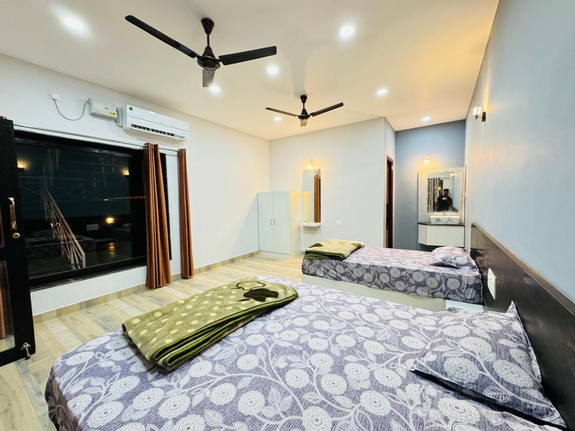 The Glasswater By The Backwater Homestay Kalyānpur Exterior photo