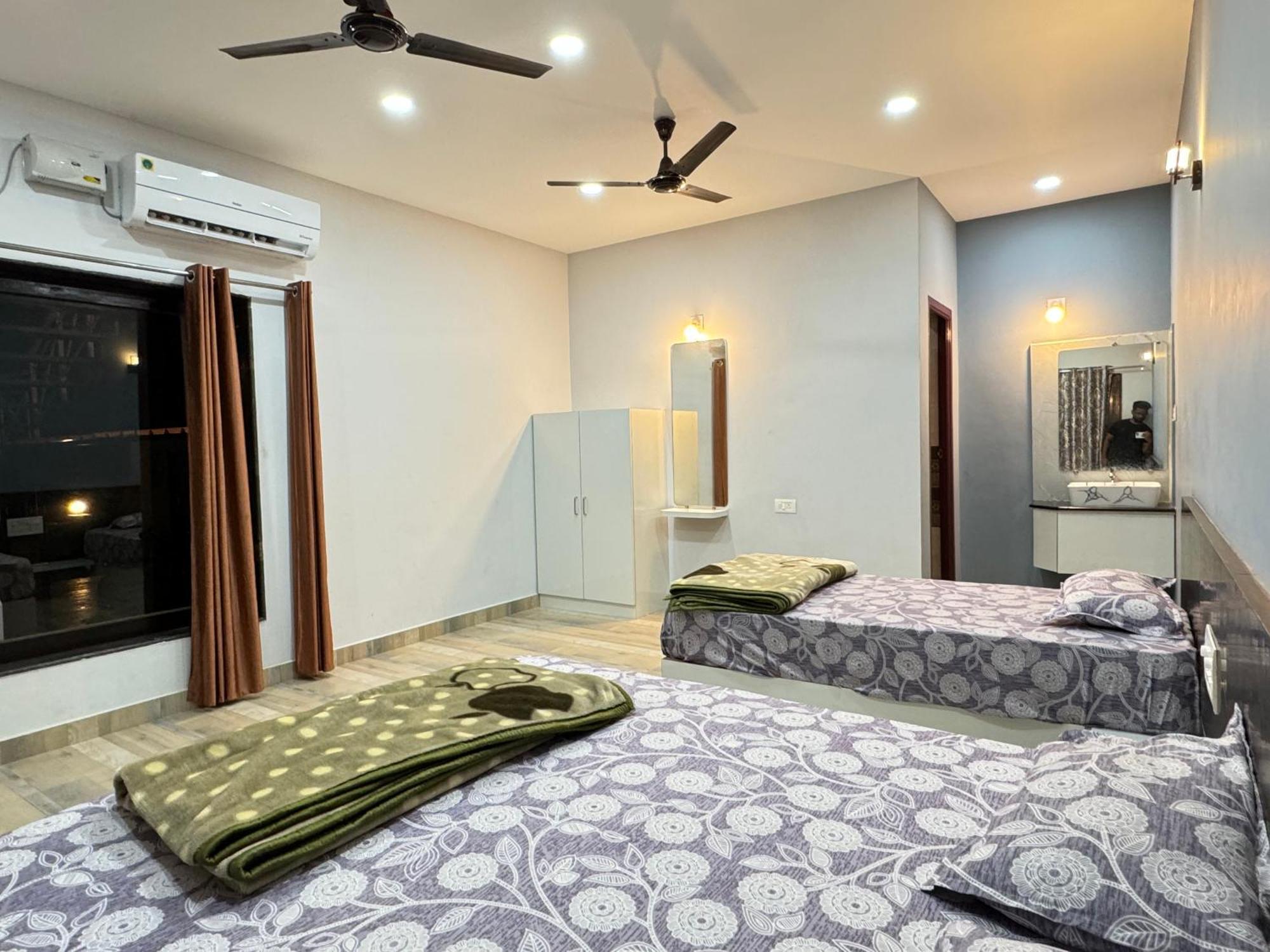 The Glasswater By The Backwater Homestay Kalyānpur Exterior photo